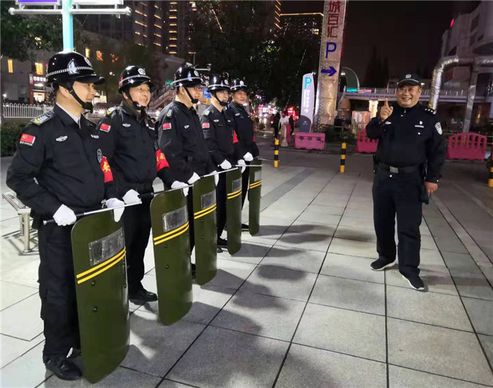 不忘初心勇?lián)?dāng)、牢記使命保平安